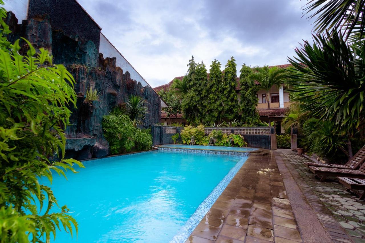 Hotel Mahkota Plengkung By Ecommerceloka บันยูวังงี ภายนอก รูปภาพ