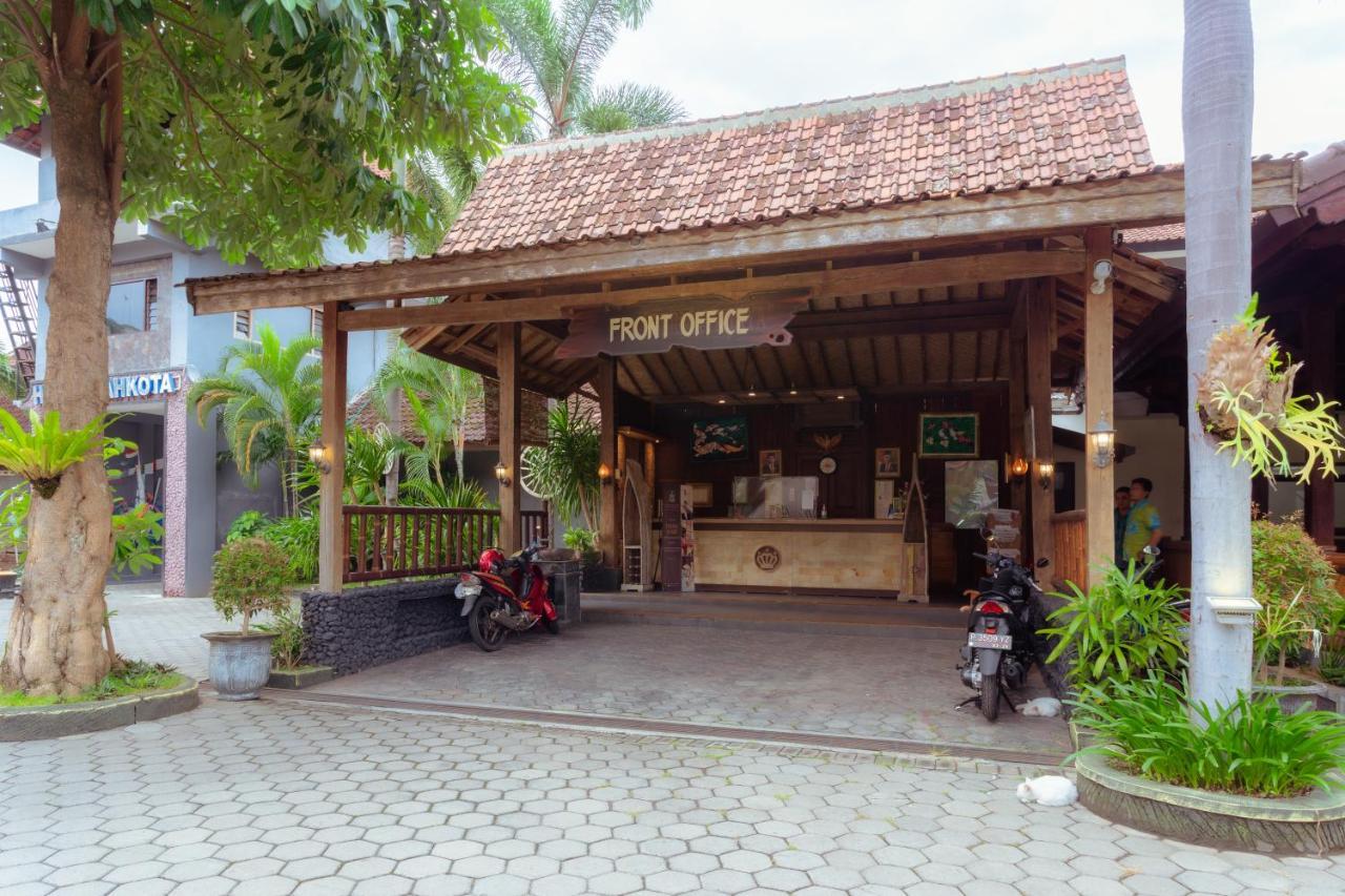 Hotel Mahkota Plengkung By Ecommerceloka บันยูวังงี ภายนอก รูปภาพ