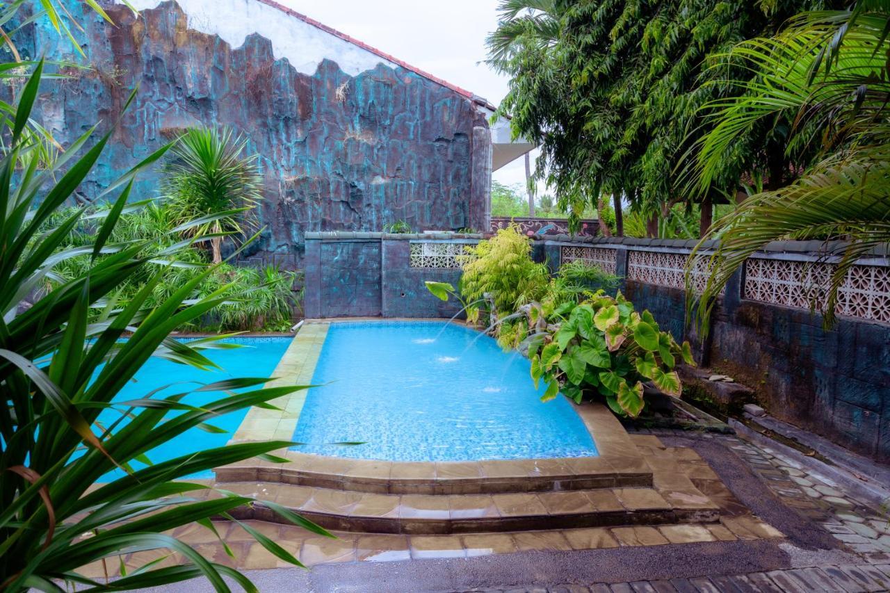 Hotel Mahkota Plengkung By Ecommerceloka บันยูวังงี ภายนอก รูปภาพ